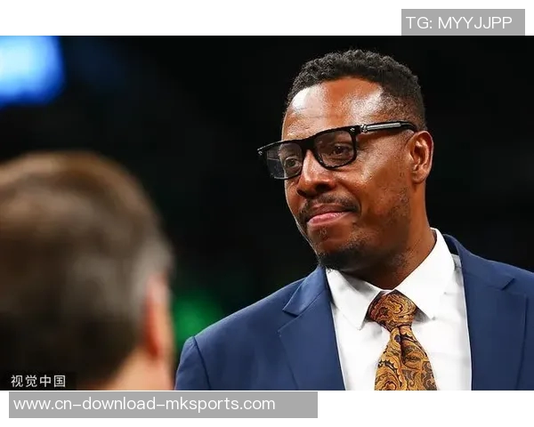 撒钱与女孩之间的微妙关系皮尔斯的幽默回应引发热议