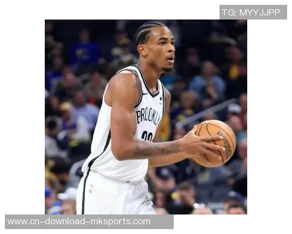 克拉克斯顿今日表现出色11投8中贡献19分7篮板5助攻3盖帽助球队获胜