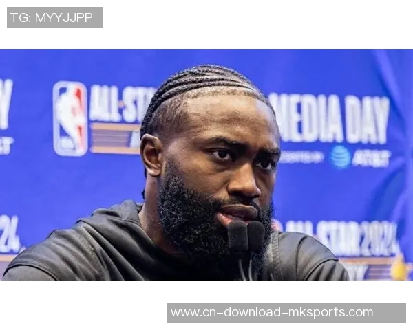 布朗怒斥裁判组失误致球队失利赛后发声引发热议 布朗怒斥裁判组失误致球队失利赛后发声引发热议