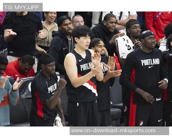 罗威飚中三分再度坐第一排杨瀚森与队友们欢乐庆祝瞬间回顾